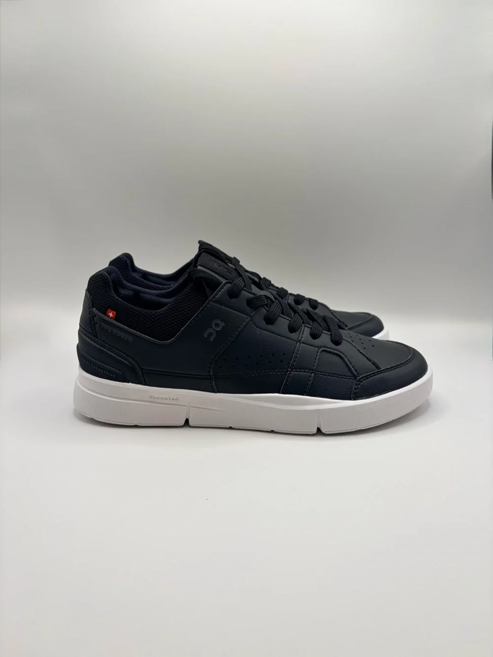 On Cloud Roger Clubhouse Women’s Low-Top Sneaker in Black with White Sole